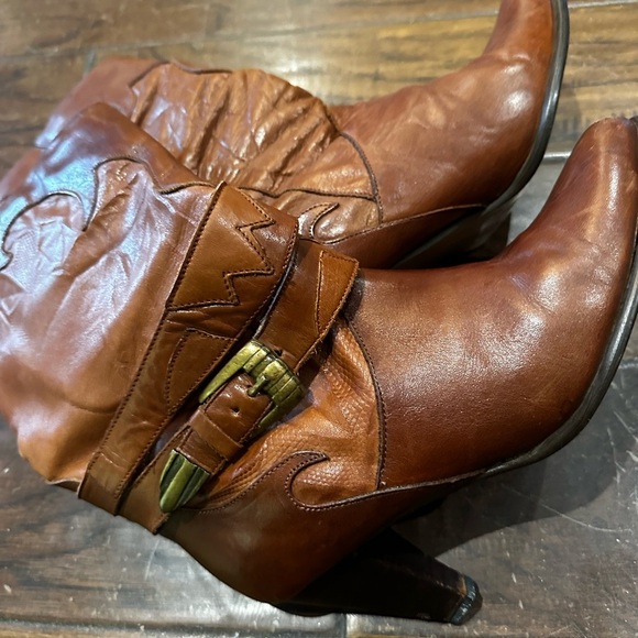 Vintage WESTERN Brown Leather Women's Boots one side buckle - Picture 3 of 5